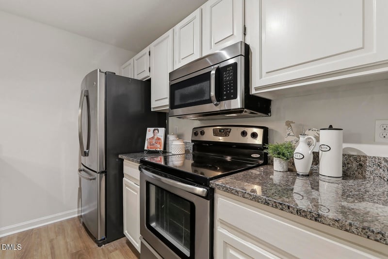700 Bishops Park Dr #204, Raleigh, NC 27605