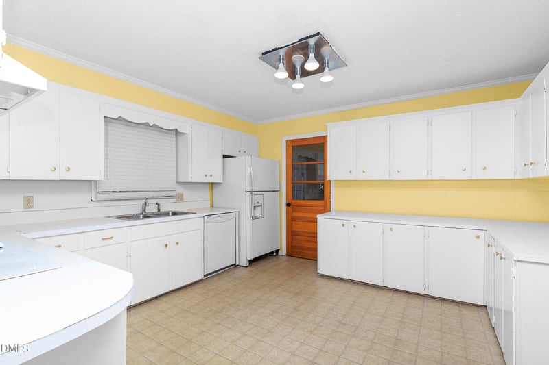 700 E Harnett St, Dunn, NC 28334