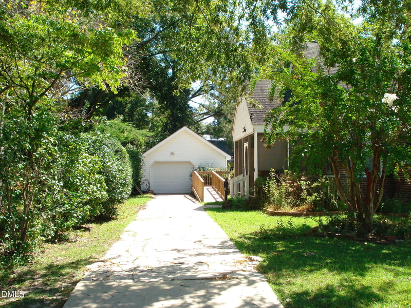 700 N Raiford St, Selma, NC 27576