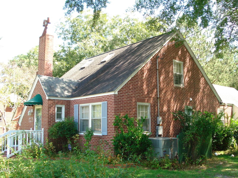 700 N Raiford St, Selma, NC 27576