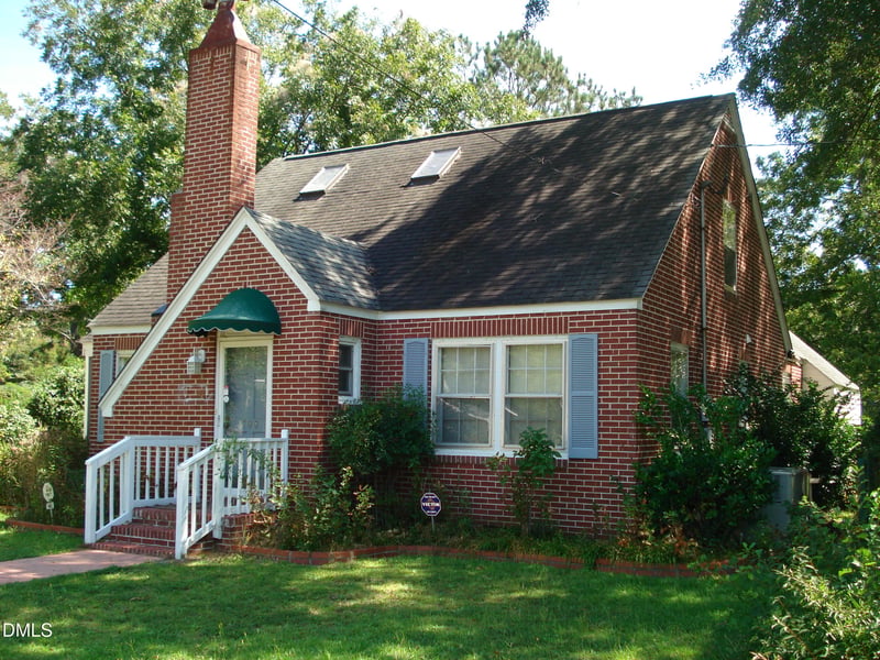 700 N Raiford St, Selma, NC 27576