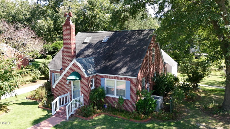 700 N Raiford St, Selma, NC 27576