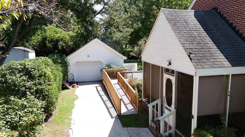 700 N Raiford St, Selma, NC 27576