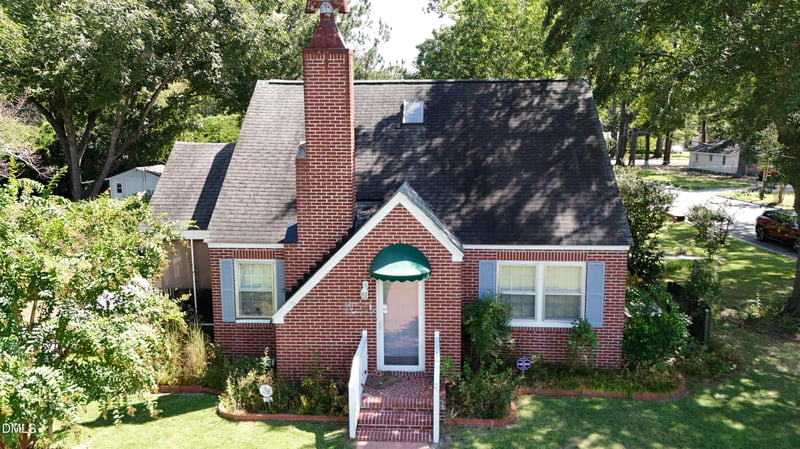 700 N Raiford St, Selma, NC 27576