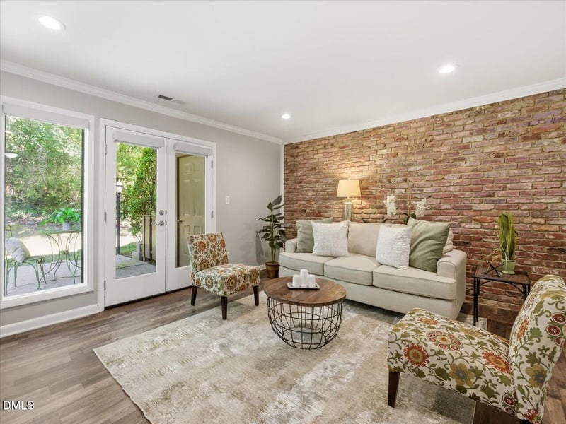 701 Oak Tree Dr, Chapel Hill, NC 27517