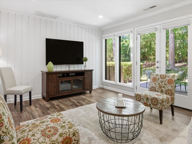 701 Oak Tree Dr, Chapel Hill, NC 27517