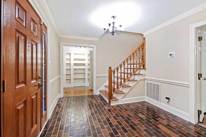 7012 Ridge Dr, Raleigh, NC 27615