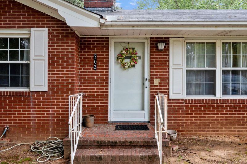 703 Lindley Dr, Durham, NC 27703