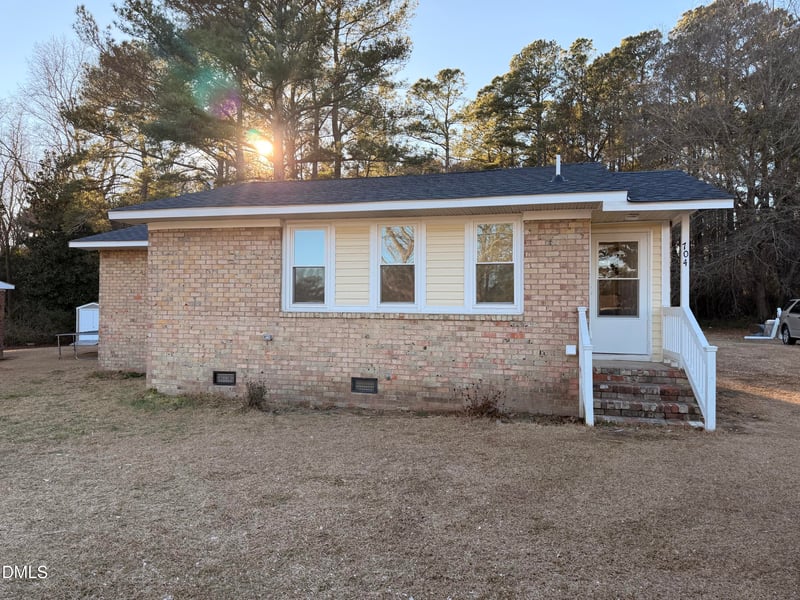 704 N 16th St, Erwin, NC 28339