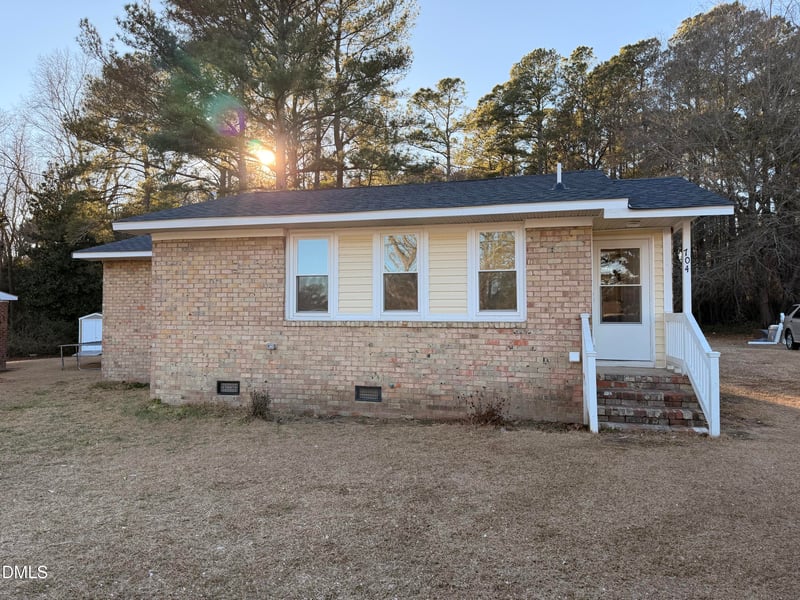 704 N 16th St, Erwin, NC 28339