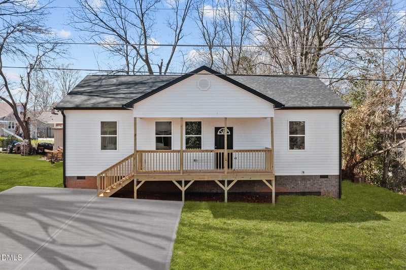 704 North St, Graham, NC 27253