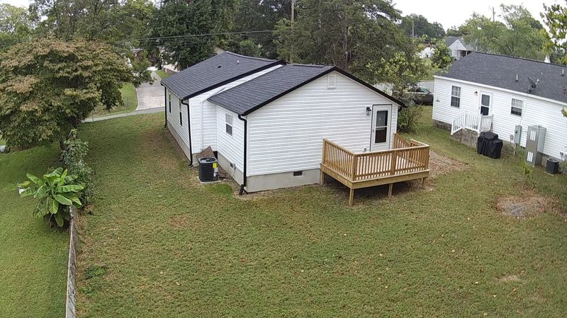 704 Richmond Ave, Burlington, NC 27217