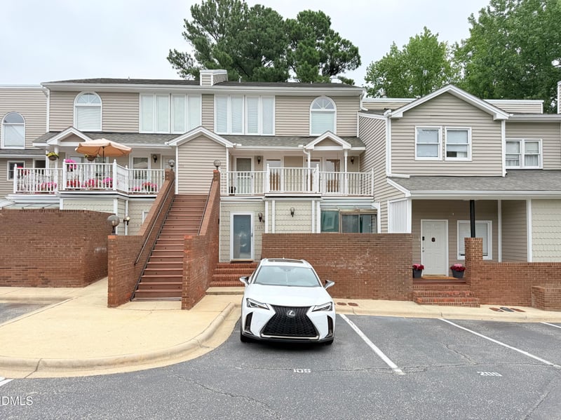 7040 Sandy Forks Rd #Apt 205, Raleigh, NC 27615