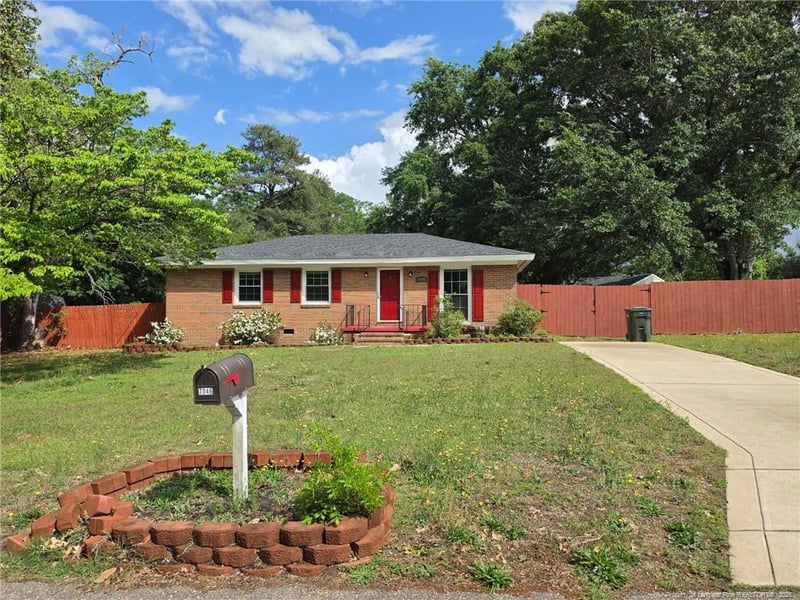 7046 Ryan St, Fayetteville, NC 28314