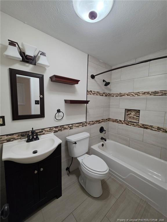 7046 Ryan St, Fayetteville, NC 28314