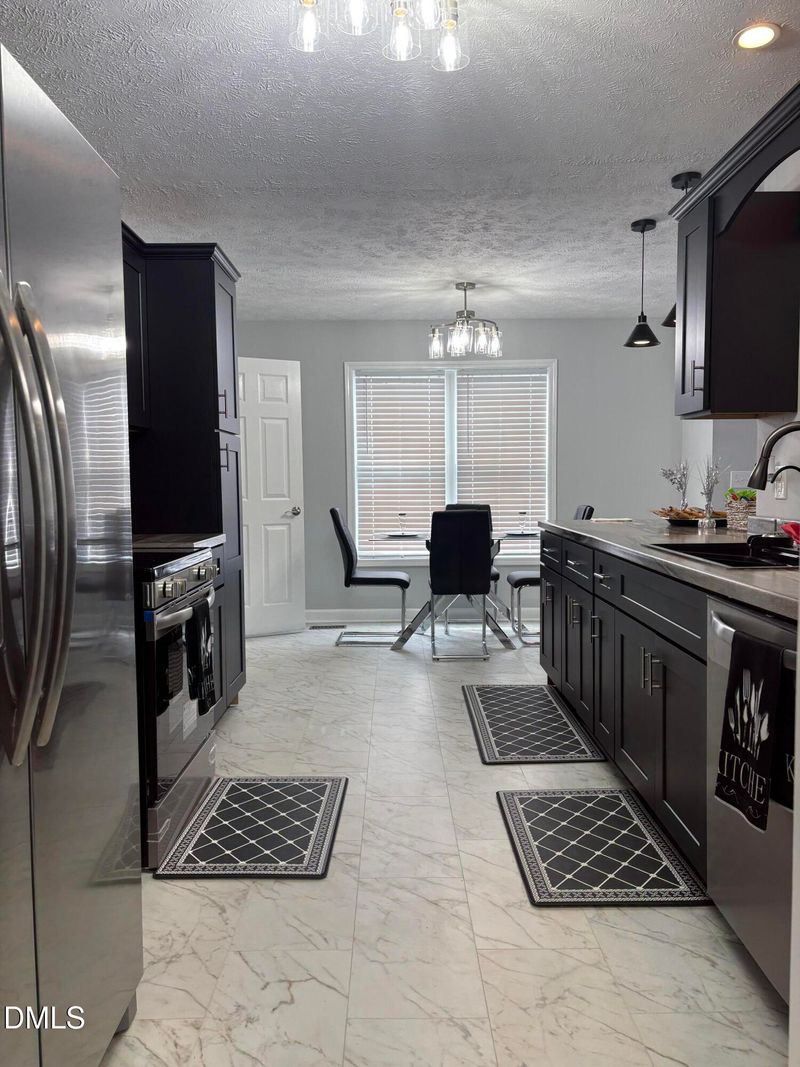 705 Crystal Spring Dr, Sanford, NC 27332
