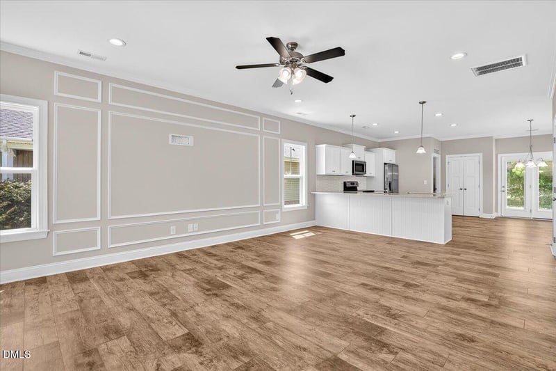 706 S Pollock St, Selma, NC 27576