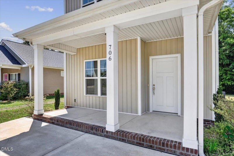 706 S Pollock St, Selma, NC 27576