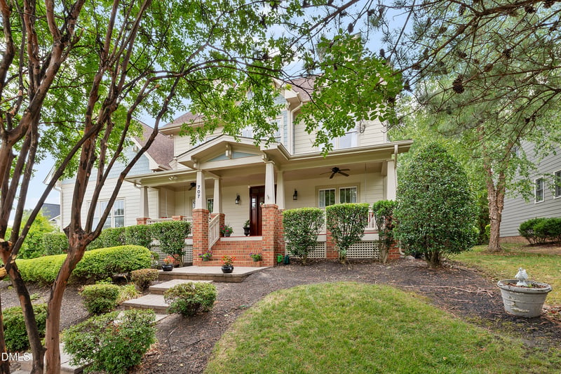 707 Magalloway Dr, Cary, NC 27519