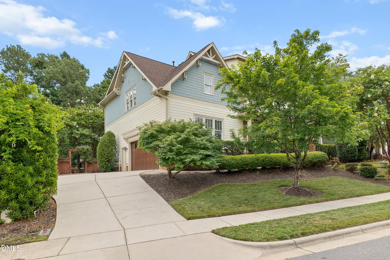 707 Magalloway Dr, Cary, NC 27519