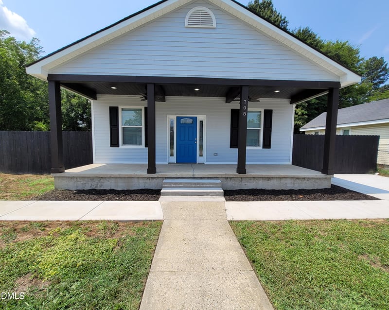 708 E Divine St, Dunn, NC 28334