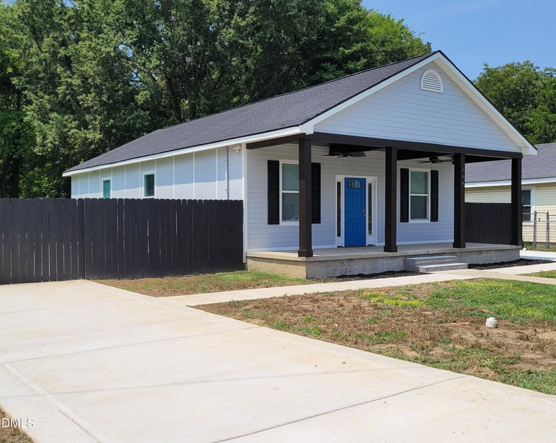 708 E Divine St, Dunn, NC 28334