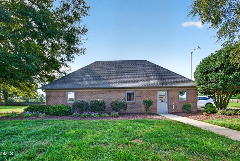 7086 Holts Store Rd, Burlington, NC 27215