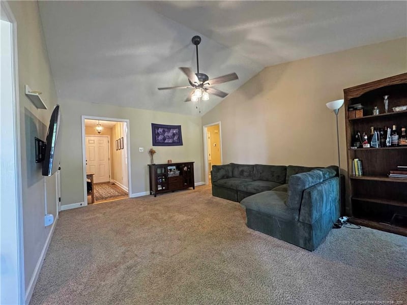 709 Longview Dr, Fayetteville, NC 28311