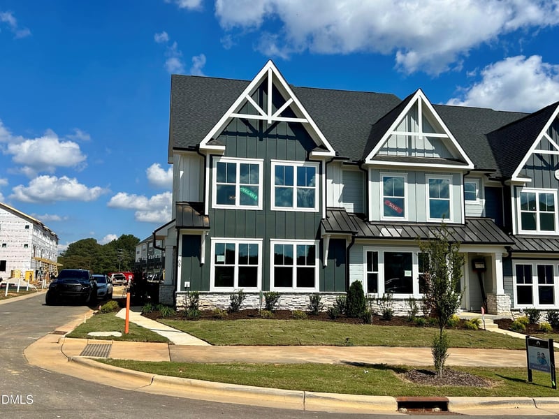 709 Trailboard Rd, Fuquay Varina, NC 27526