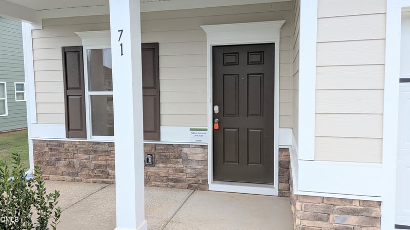 71 Chardonnay Dr, Lillington, NC 27546