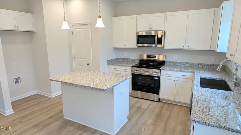 71 Chardonnay Dr, Lillington, NC 27546