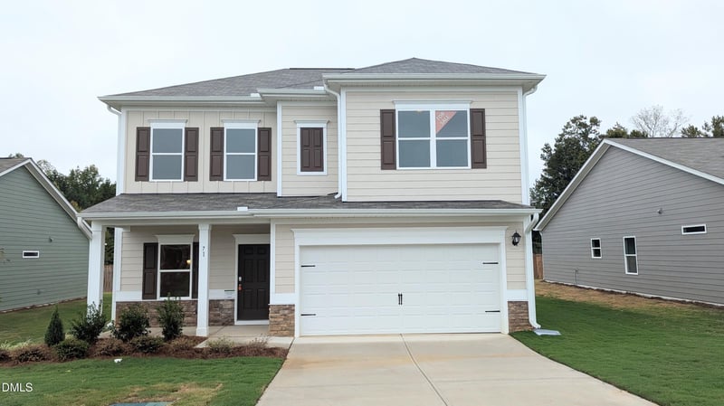 71 Chardonnay Dr, Lillington, NC 27546