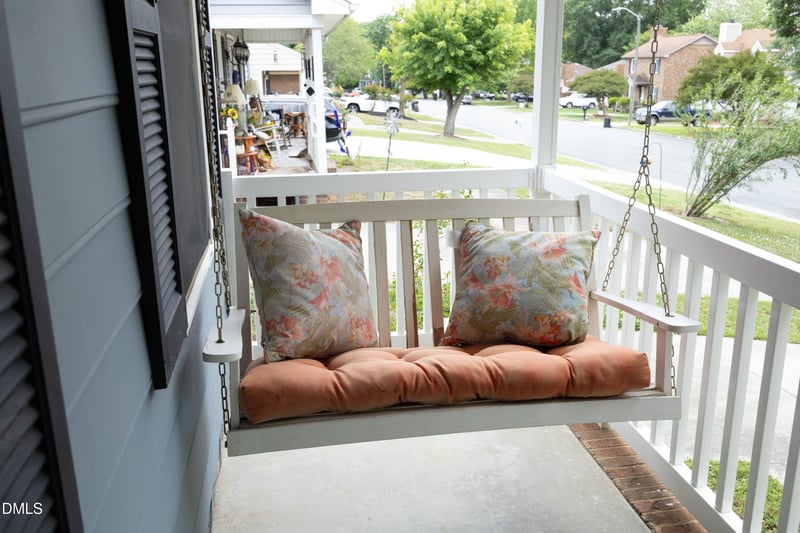 710 Huntington Ct, Burlington, NC 27215
