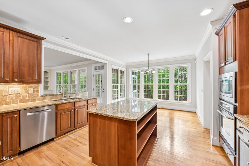 710 Magalloway Dr, Cary, NC 27519