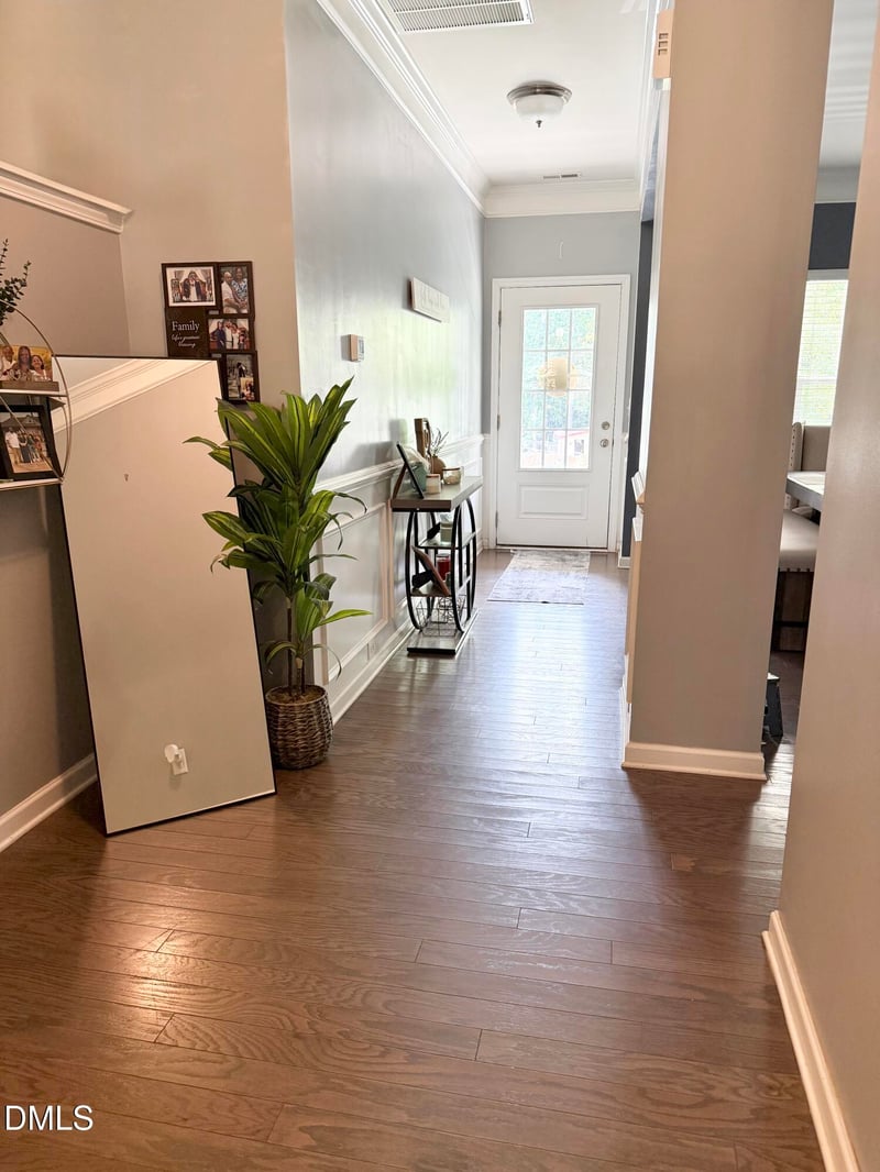711 Creekside Dr, Sanford, NC 27330