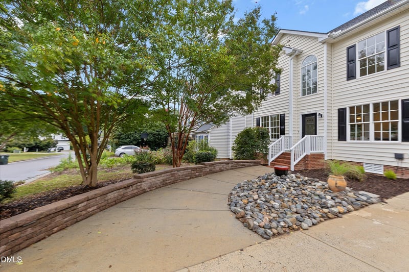 711 Midsummer Ln, Apex, NC 27502