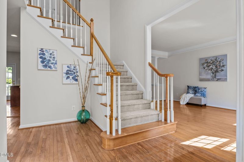 711 Oxboro Cir, Durham, NC 27713