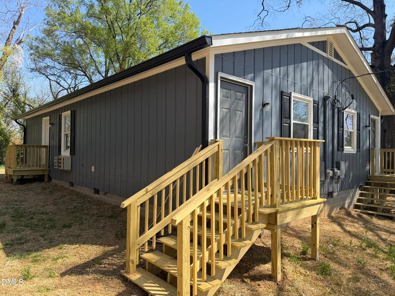 719 Holloway St, Durham, NC 27701