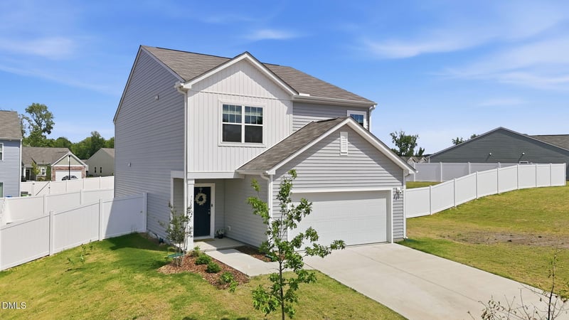 720 Shepard Rock Dr, Zebulon, NC 27597