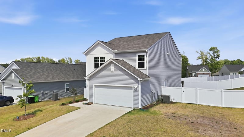 720 Shepard Rock Dr, Zebulon, NC 27597