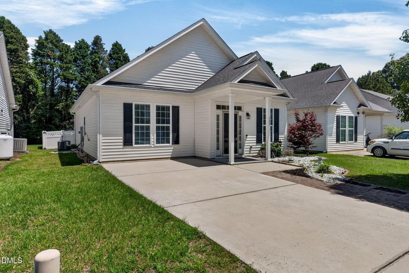 723 Barlang Cir, Fuquay Varina, NC 27526