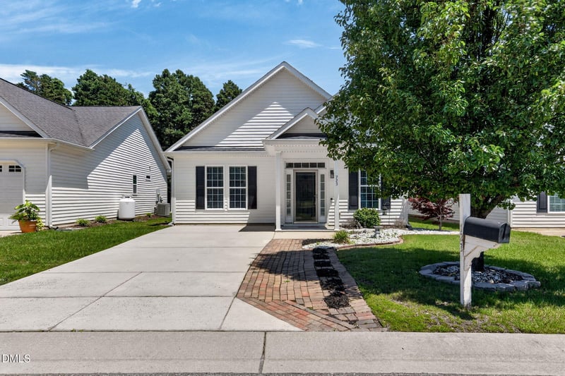 723 Barlang Cir, Fuquay Varina, NC 27526