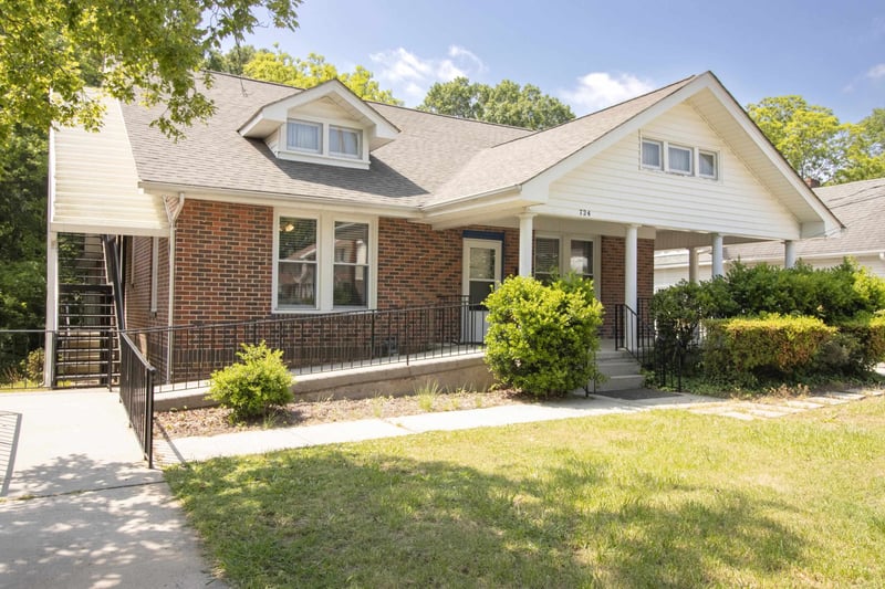 724 S Broad St, Burlington, NC 27215