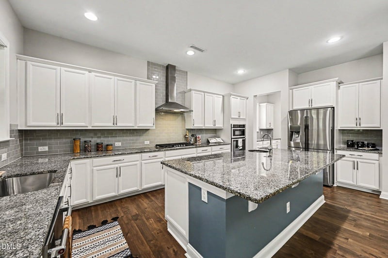 724 Peninsula Forest Pl, Cary, NC 27519