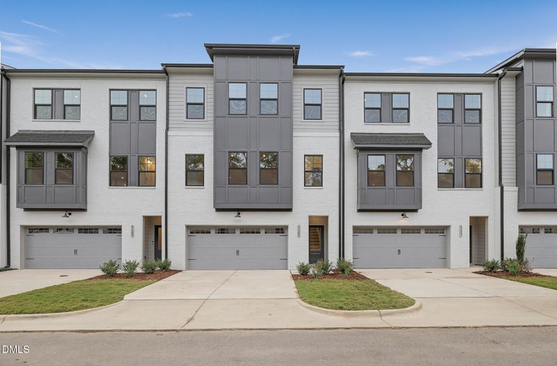 725 Mildred Oaks Ct, Cary, NC 27519