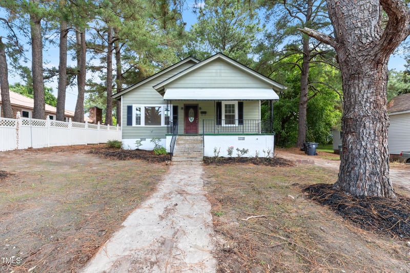 726 W M St, Erwin, NC 28339
