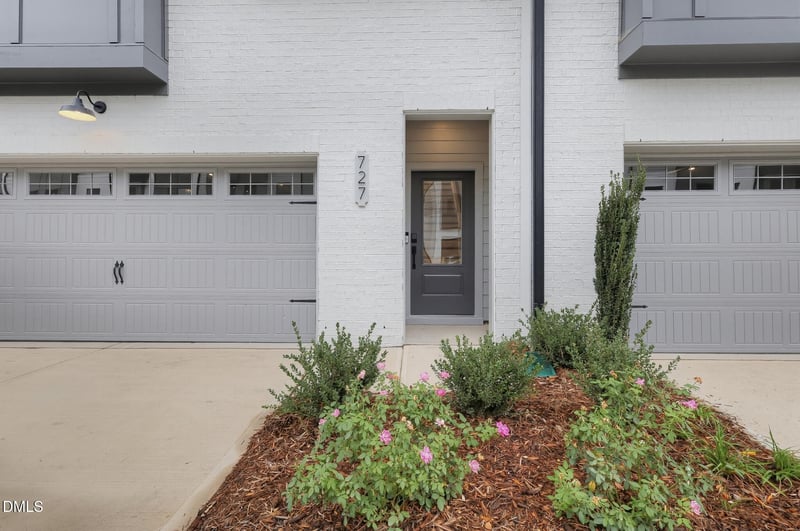 727 Mildred Oaks Ct, Cary, NC 27519