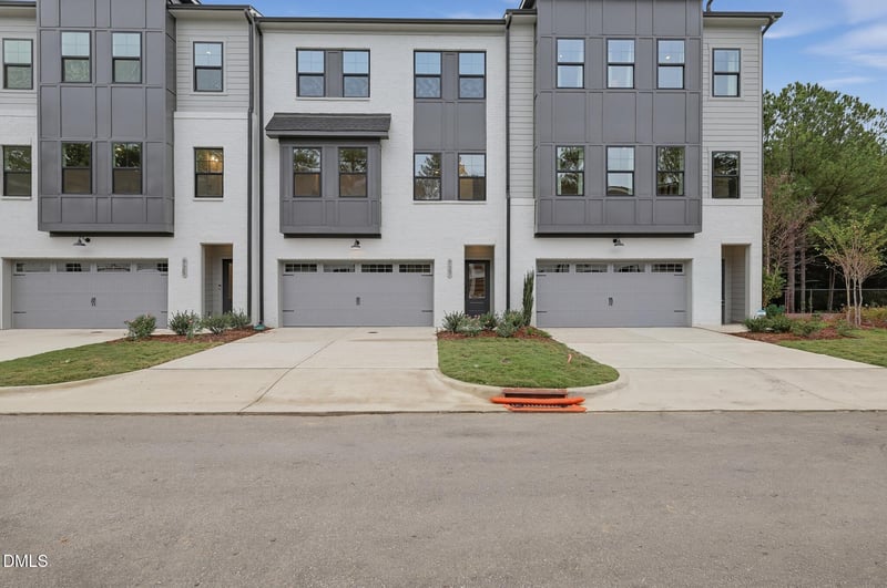 727 Mildred Oaks Ct, Cary, NC 27519