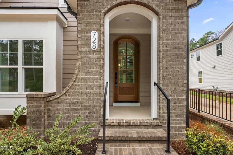 728 Powell Dr, Raleigh, NC 27606
