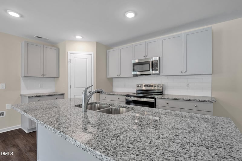73 W Emily Gardens Dr, Selma, NC 27576